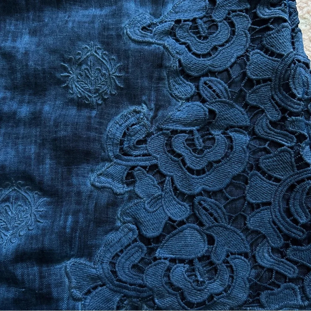 Chicos Linen Blend Blue Space Dye Tee Embroidered Lace Appliqué Size 4/6 Coastal - Picture 6 of 13